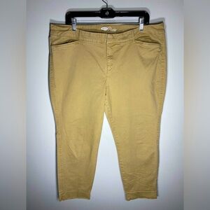 Old Navy Tan Women's Pixie Capris